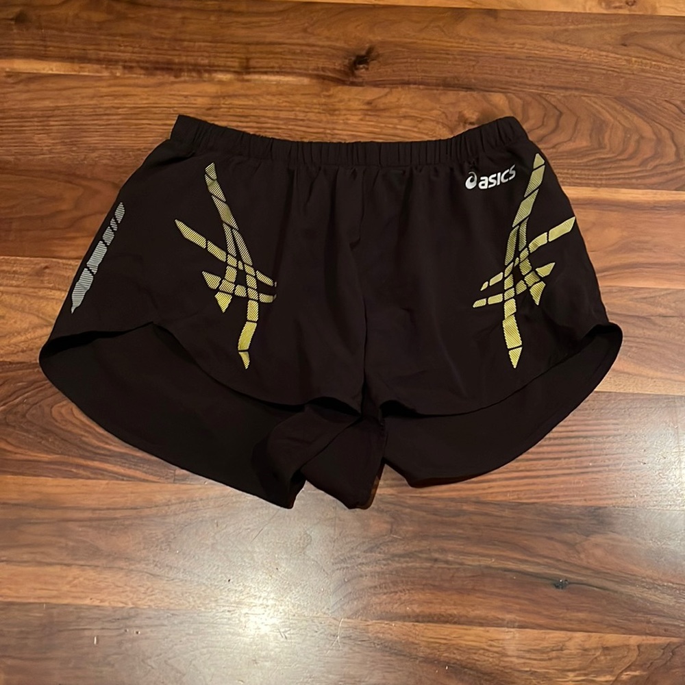 Running shorts